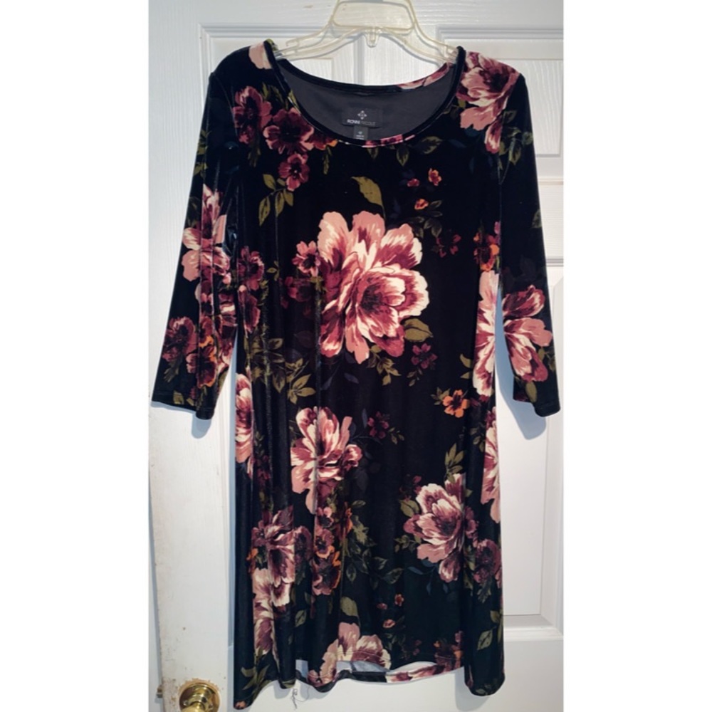 Ronni Nicole floral dress! Size 12